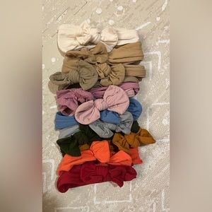 Lot of bows -12pc